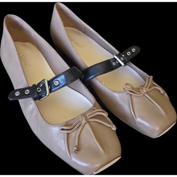 NWOB Nine West Taupe Beige Black Leather ZAIB Coquette Feminine Ballet Flats 10M - Picture 1 of 10